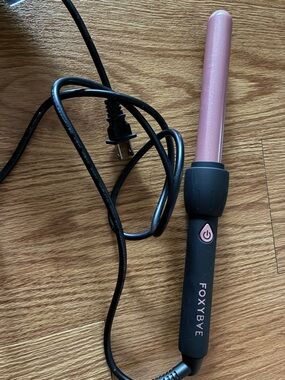 FOXYBYE Pink Curling Wand - Lightweight Travel Hair Curler